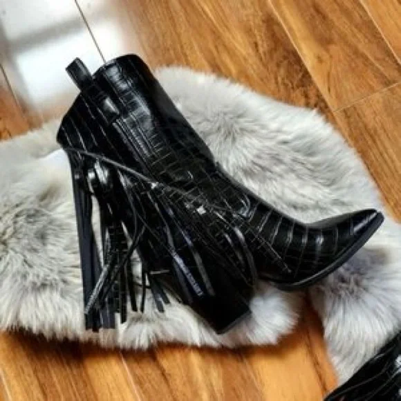 Size 9 Anthropologie x ISNOM Fringe Boots - Picture 2 of 4
